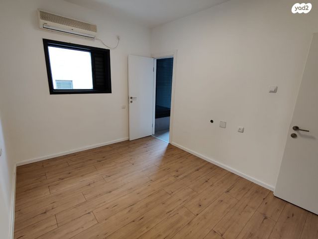 דירה, משה שרת 20, לב העיר, בת ים