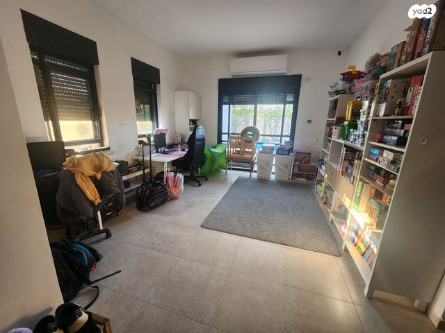 משק חקלאי/ נחלה, השקד, שדה צבי, שדה צבי