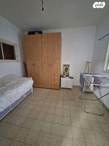 דירה, המלכים 12, ד' / מערב מרכז העיר, רחובות