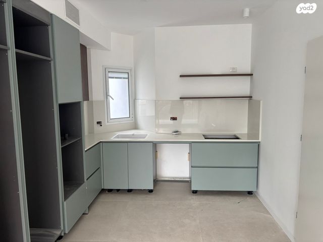 דירה, בן יהודה 30, הרצליה הצעירה, הרצליה