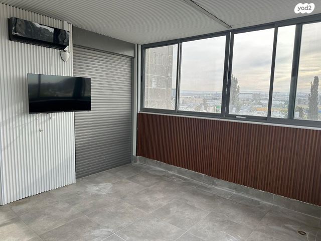 גג/ פנטהאוז, הרימון 51, הפרחים, קרית גת