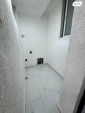 דירה, מלכי ישראל, דימונה