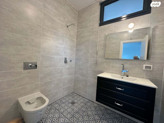 דירה, יהורם גאון, דרום חדש, פארק הים, בת ים