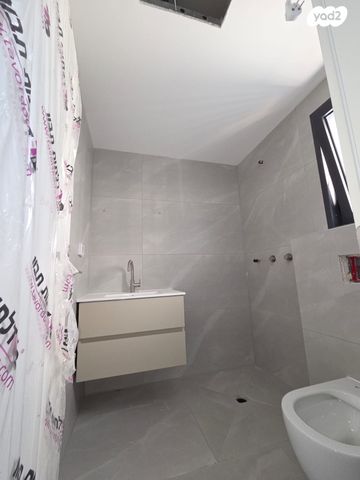 דירה, הרב אברהם זקן, מורדות ארנונה, ירושלים