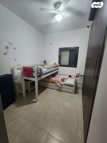 משק חקלאי/ נחלה, השקד, שדה צבי, שדה צבי