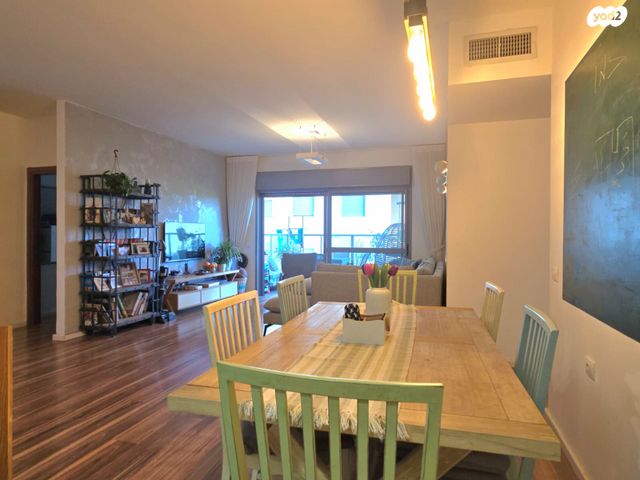 דירה, שדרות יצחק רבין, רמת אמיר, קדימה צורן