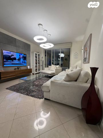 דירה, קיבוץ גלויות 18, רסקו ב', חולון