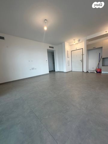 דירה, יהורם גאון, דרום חדש, פארק הים, בת ים