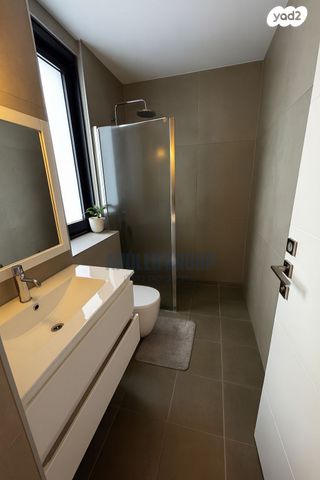 דירה, אושה, נווה אביבים, תל אביב יפו