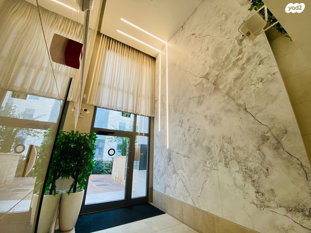 דירת גן, נחל דן, כרמיאל