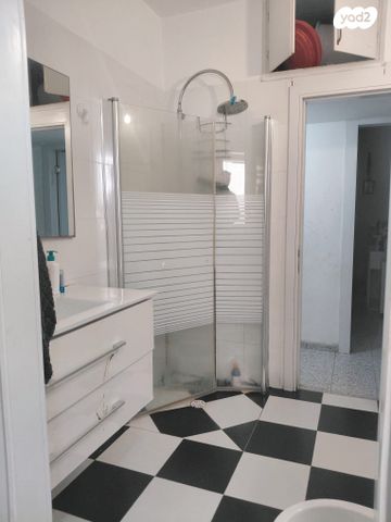 דירה, כובשי החרמון, רחובות