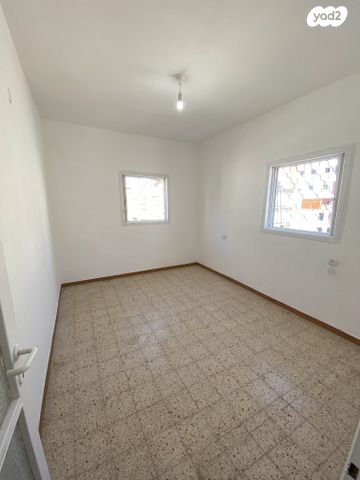 גג/ פנטהאוז, בר יהודה 39, דרום מערב ותיק, בת ים