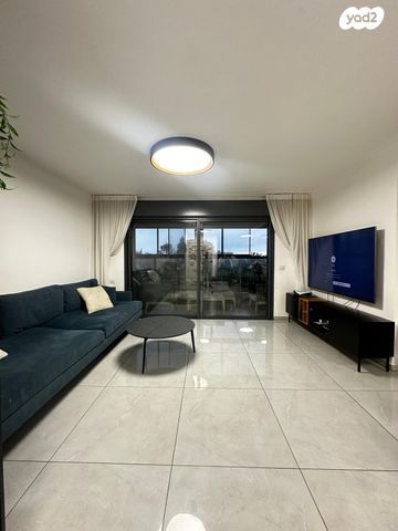 פרופ' יום טוב עסיס 