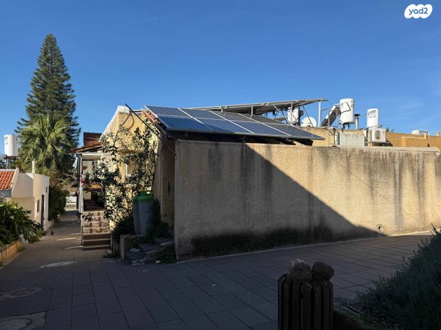 דו משפחתי, נווה, קצרין