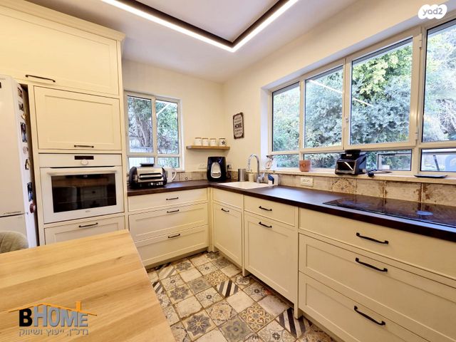 דו משפחתי, צורן, קדימה צורן