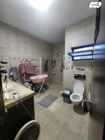 משק חקלאי/ נחלה, השקד, שדה צבי, שדה צבי