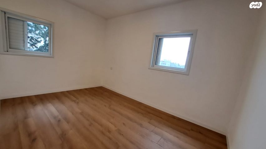 דירה, רמב"ם, ראשון לציון