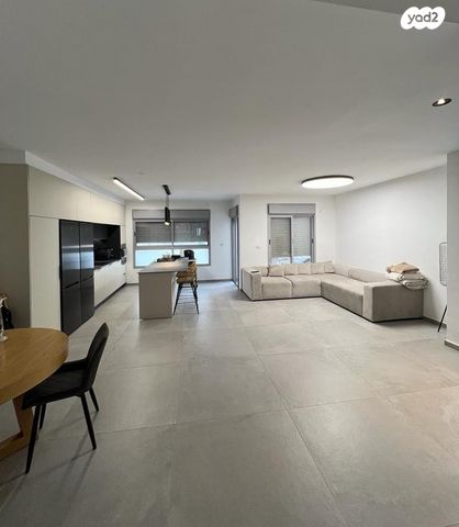 דירה, נפתלי הרץ אימבר 7, צפון מזרח מרכז העיר, נתניה