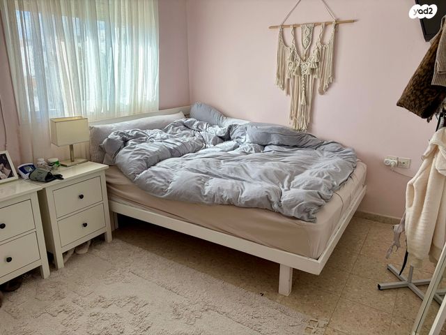 דירה, הפרחים, מודיעין מכבים רעות