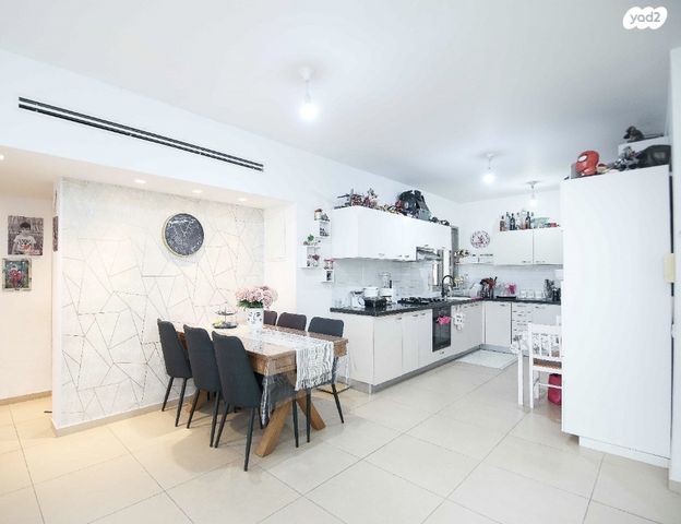 דירה, נחל פרת 3, אחוזת דניה, חדרה