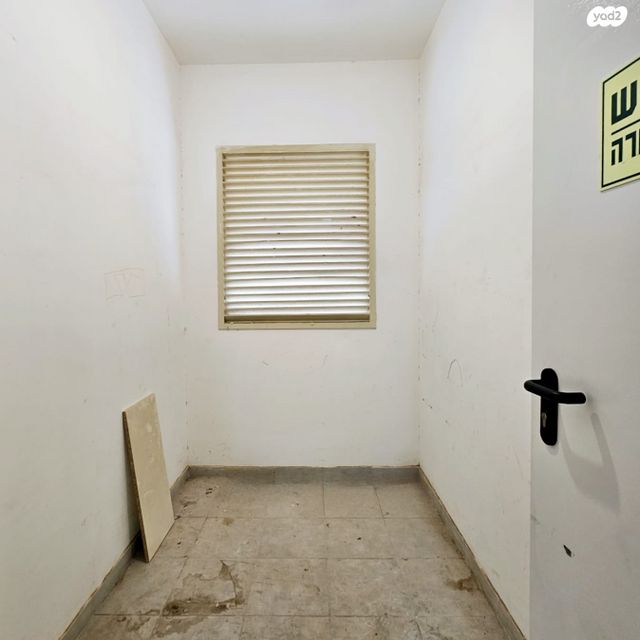 דירה, נתיבות מערב, נתיבות