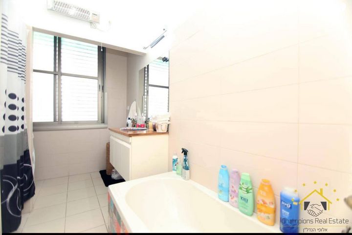 דירה, שדרות חיים וייצמן 35, צפון מערב מרכז העיר, נתניה