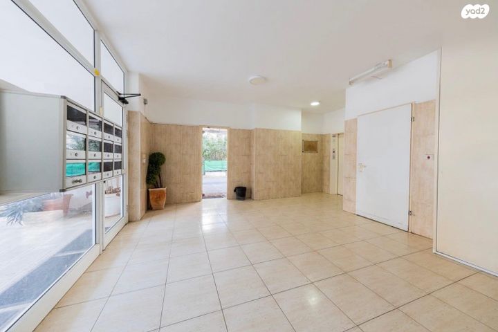 דירה, יוסף ספיר, שיפר, פתח תקווה