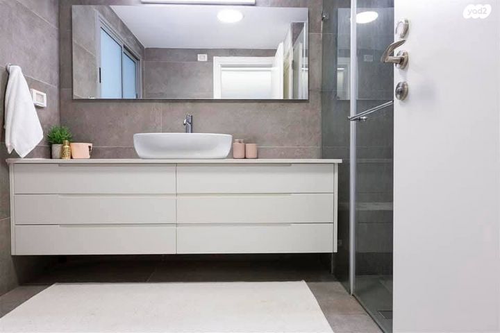 דירה, יאנוש קורצ'אק, קיראון, קרית אונו