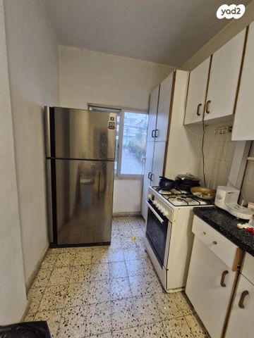 דירה, המלכים 12, ד' / מערב מרכז העיר, רחובות