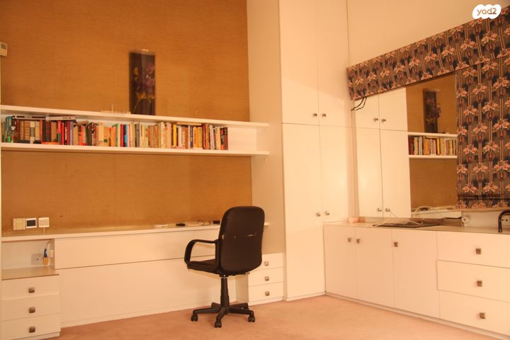 בית פרטי/ קוטג', החייל האלמוני, שכונת בן גוריון, מרכז העיר ג', רמת גן