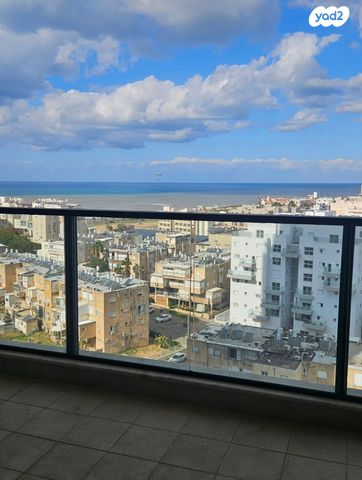 דירה, הרב הרצוג 8, צפון מערב מרכז העיר, נתניה