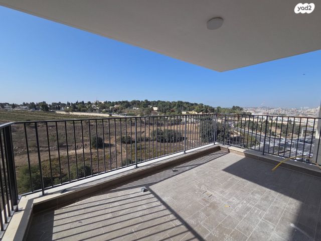 דירה, הרב אברהם זקן, מורדות ארנונה, ירושלים