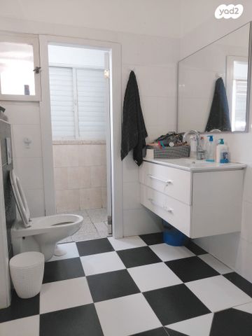 דירה, כובשי החרמון, רחובות