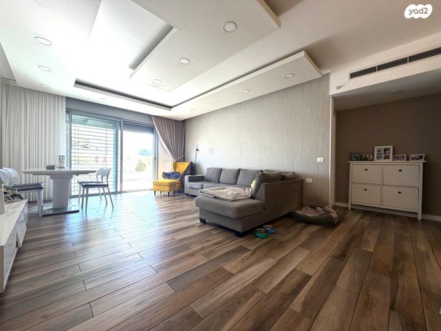 דירת גן, מאיר וייס, פסגת זאב, ירושלים