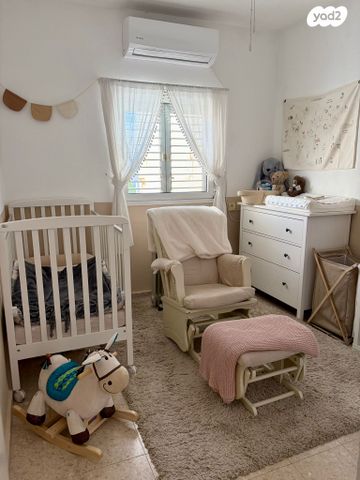 דירה, הפרחים, מודיעין מכבים רעות