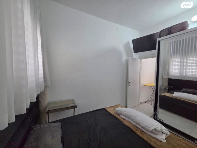 דירה, הרב כהנמן 143, מרכז בעלי המלאכה, בני ברק