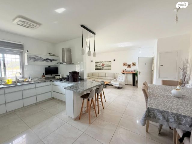 דירה, הרב ישעיהו דולגין, חומת שמואל, הר חומה, ירושלים