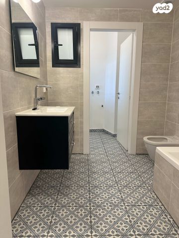 דירה, יהורם גאון, דרום חדש, פארק הים, בת ים