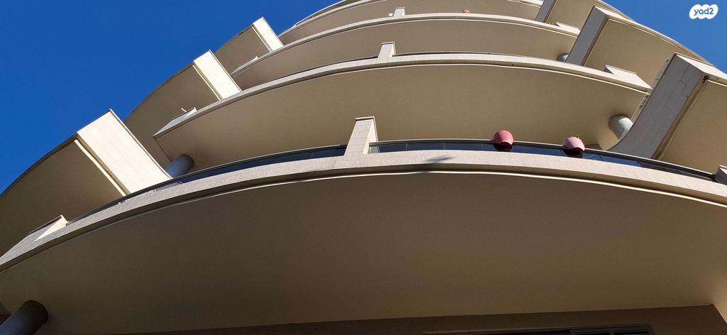 גג/ פנטהאוז, כצנלסון, ראשון לציון