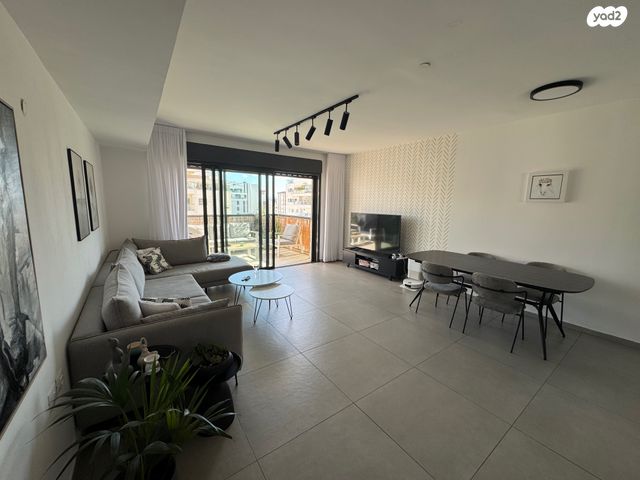 דירה, נווה זמר, רעננה