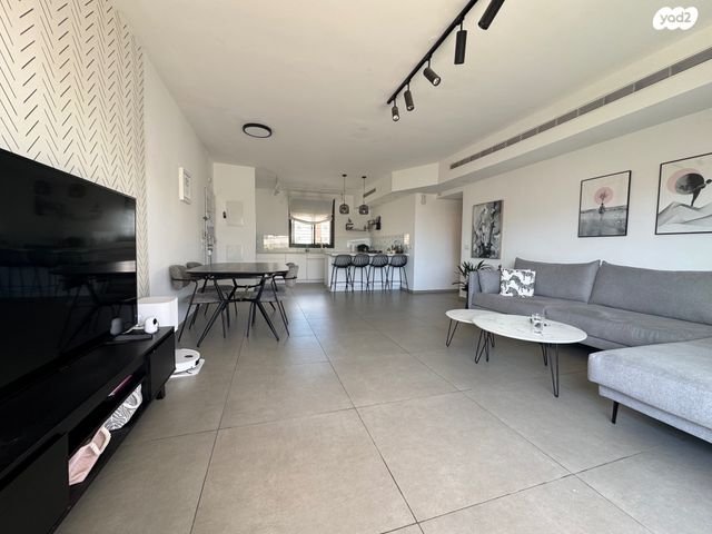 דירה, נווה זמר, רעננה