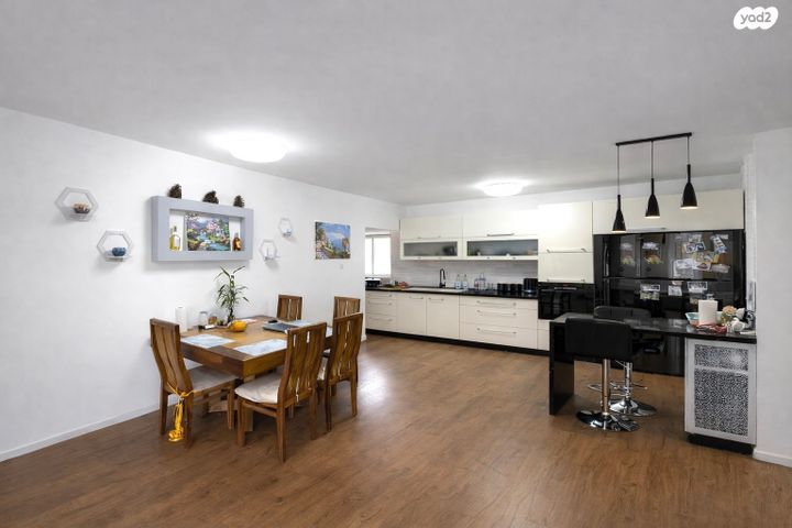 דירה, תש"ח 11, רובע הקריה, הסיטי, אשדוד