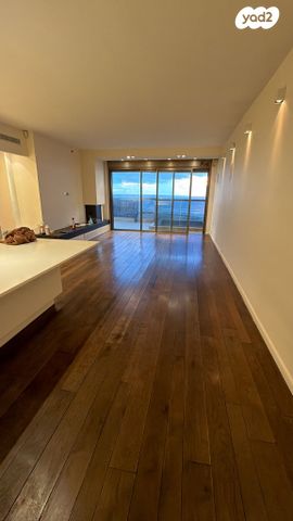 אהוד מנור 18