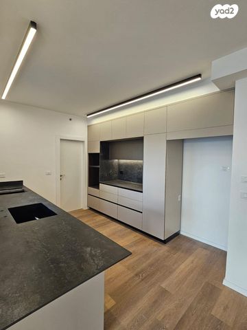 דירה, הרב הרצוג, צפון מערב מרכז העיר, נתניה