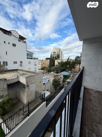 לוין אפשטיין 