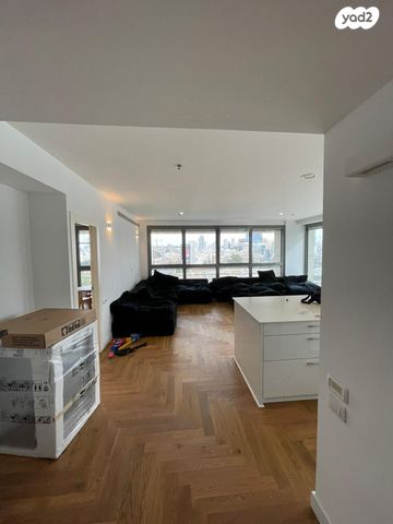 דירה, ניסים אלוני 16, צמרות איילון, פארק צמרת, תל אביב יפו