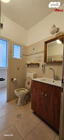 דירה, דבורה בארון, כצנלסון, ראשון לציון