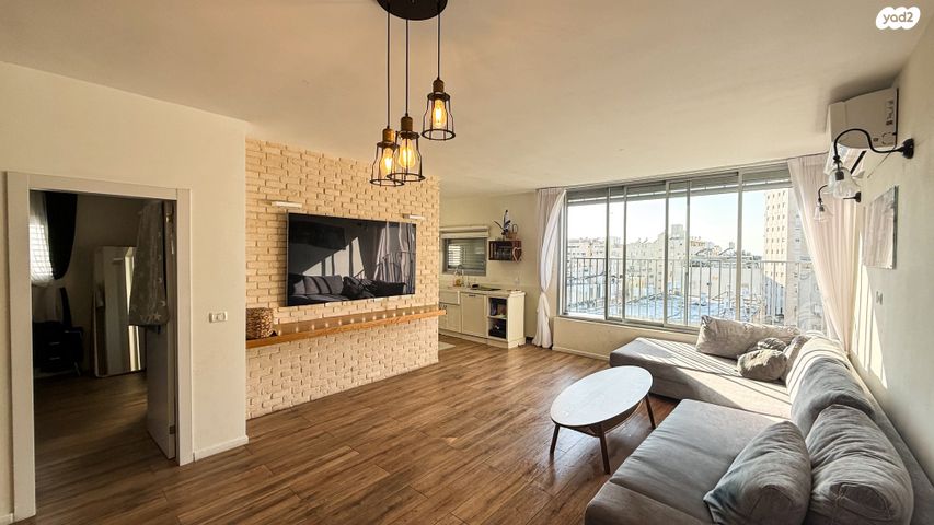 גג/ פנטהאוז, הרצל 21, בת ים