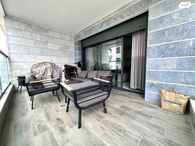 דירה, חיה רוזנטל-חביליו, נוריות, ראשון לציון