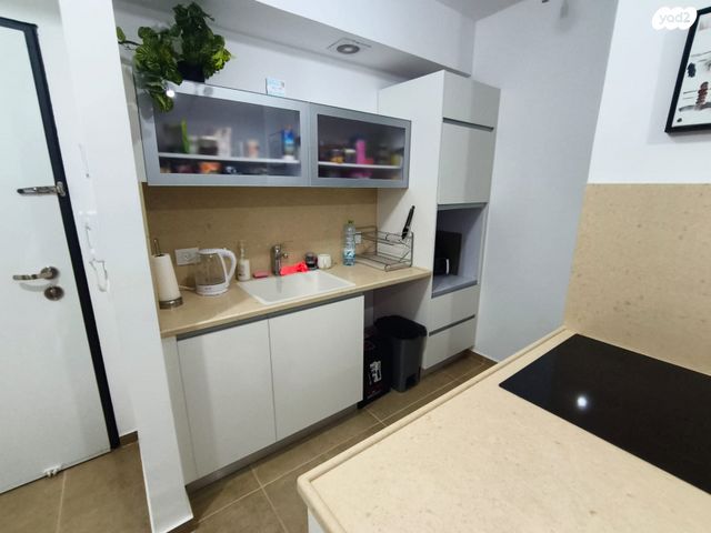 דירה, ראול ולנברג, ירושלים